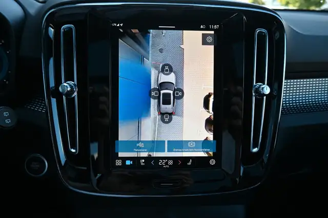 Volvo XC40 view 23