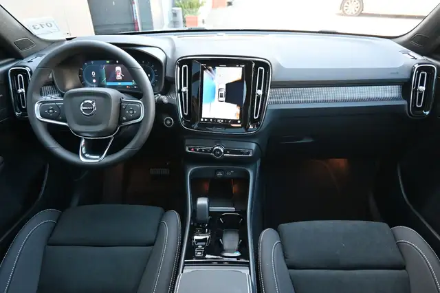 Volvo XC40 view 20