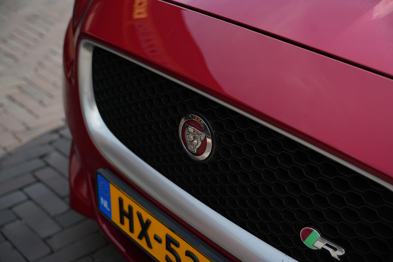 Jaguar XE 2.0 Portfolio — photo 28