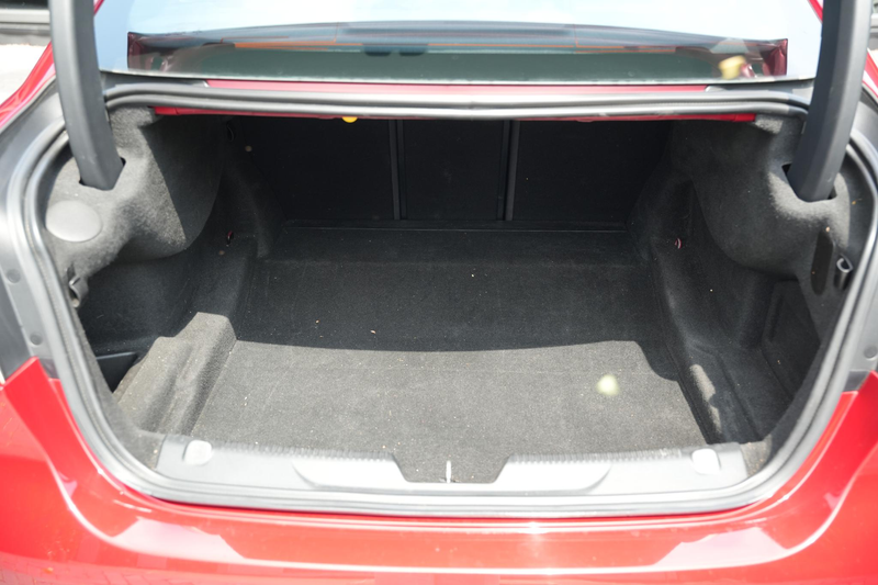 Jaguar XE 2.0 Portfolio — photo 12
