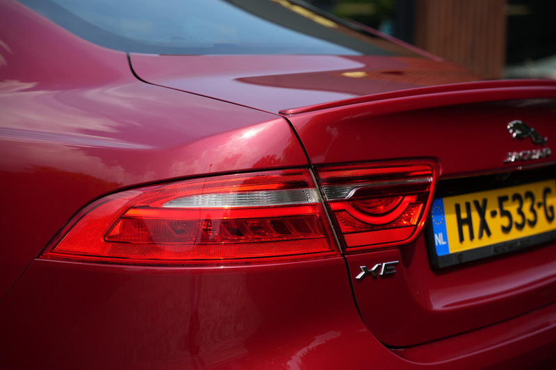 Jaguar XE 2.0 Portfolio — photo 15