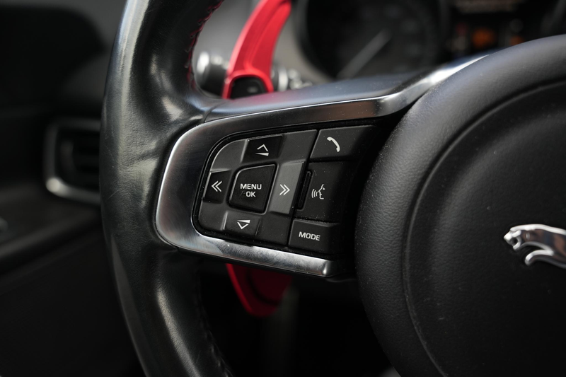 Jaguar XE 2.0 Portfolio — photo 39