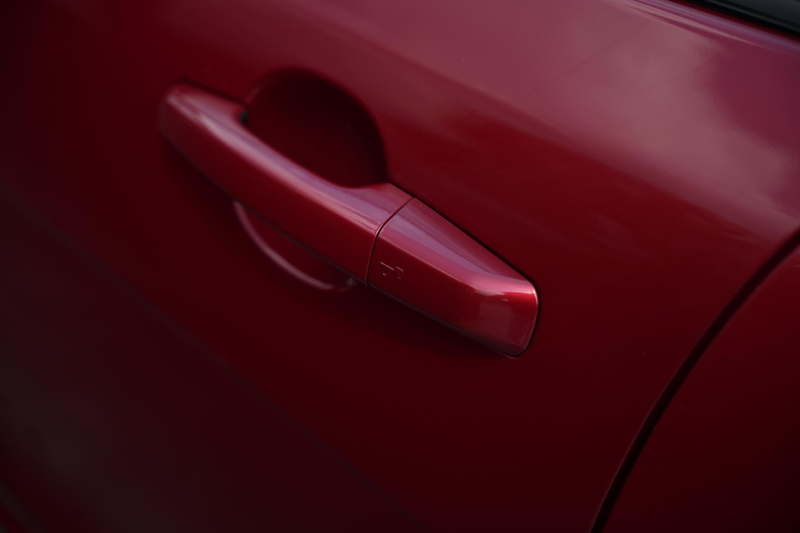 Jaguar XE 2.0 Portfolio — photo 23