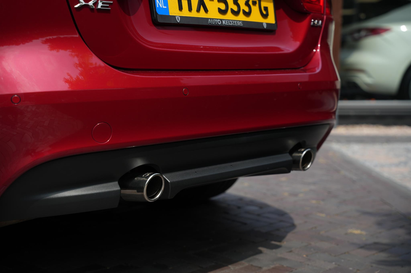 Jaguar XE 2.0 Portfolio — photo 22