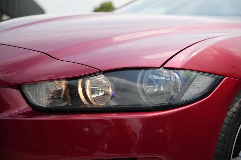Jaguar XE 2.0 Portfolio — photo 26