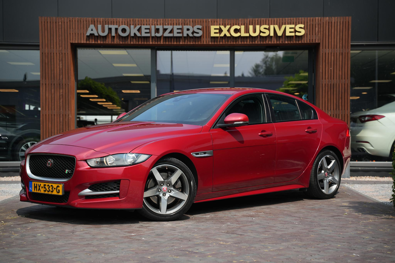Jaguar XE 2.0 Portfolio — photo 5