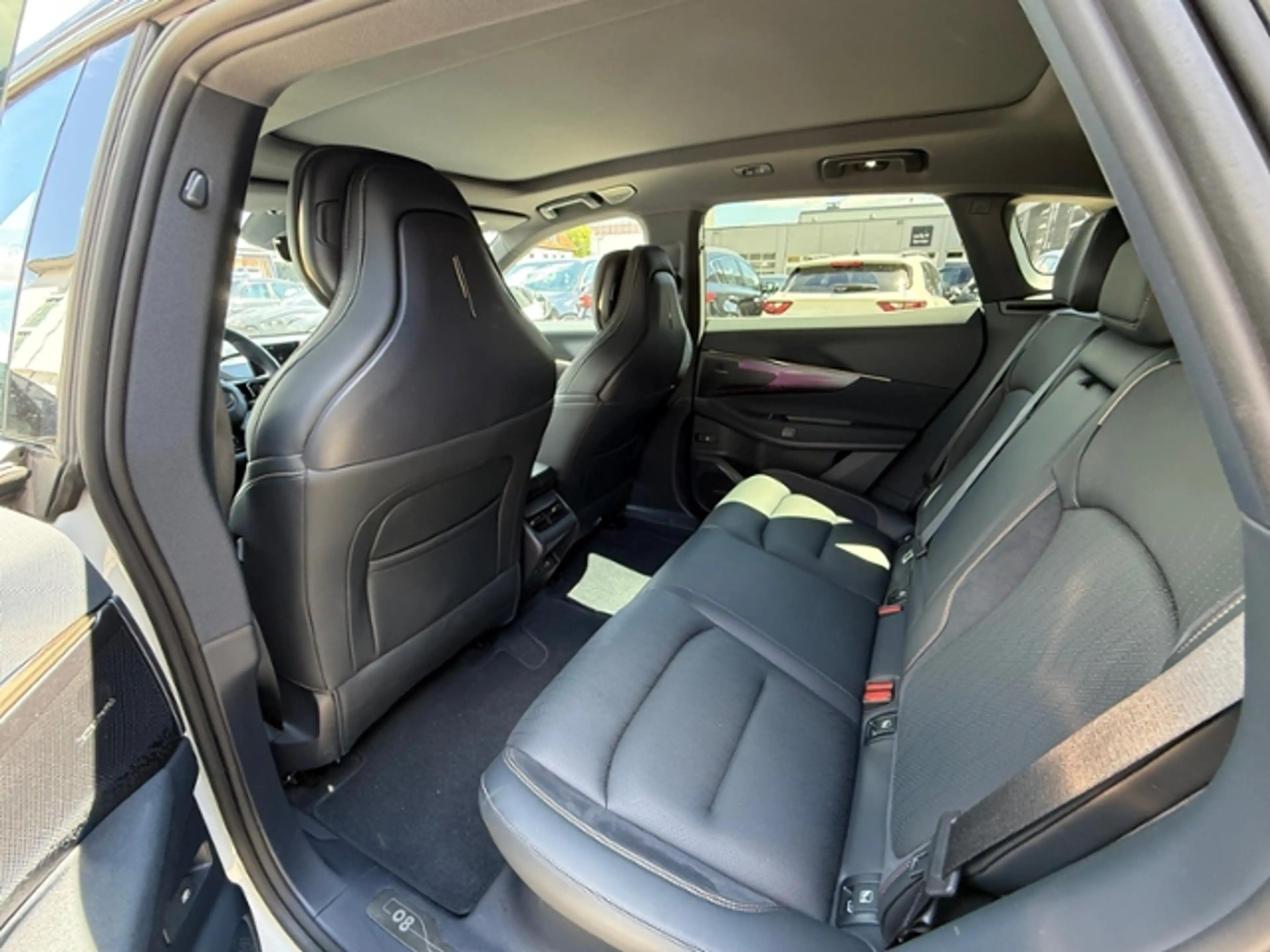 Lynk & Co 08 1.5 T PHEV 257 kW More — photo 12