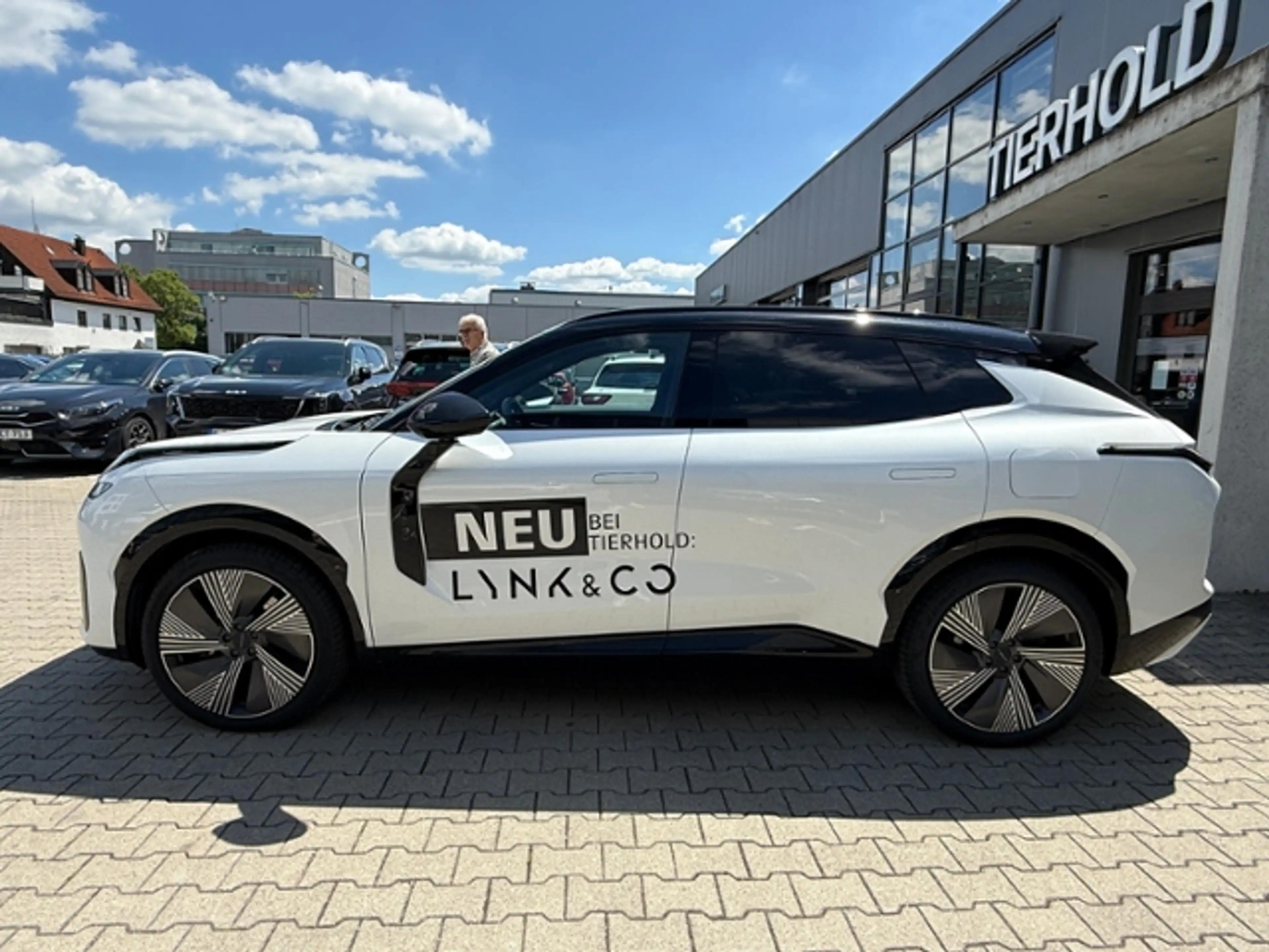 Lynk & Co 08 1.5 T PHEV 257 kW More — photo 8