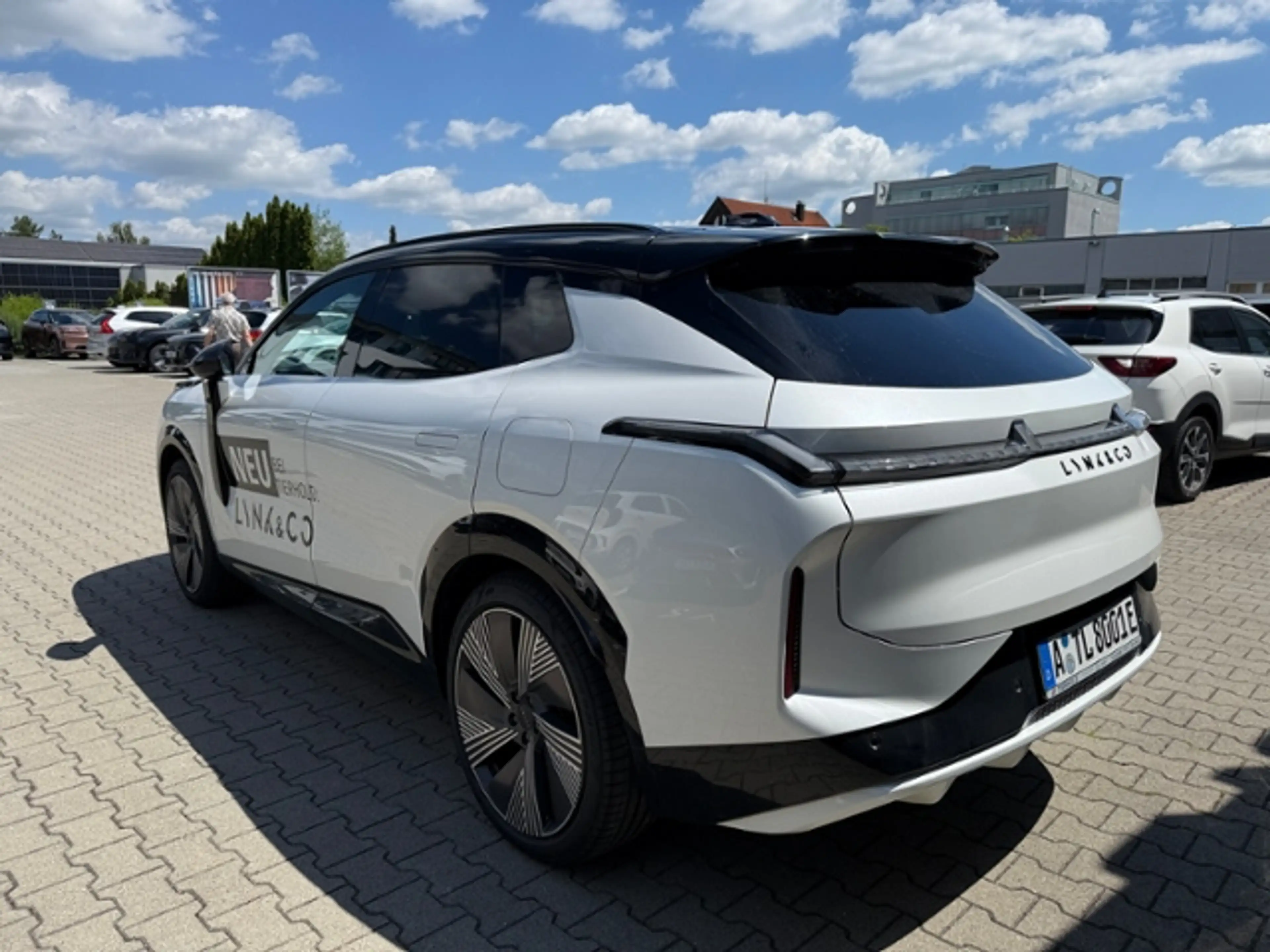 Lynk & Co 08 1.5 T PHEV 257 kW More — photo 9