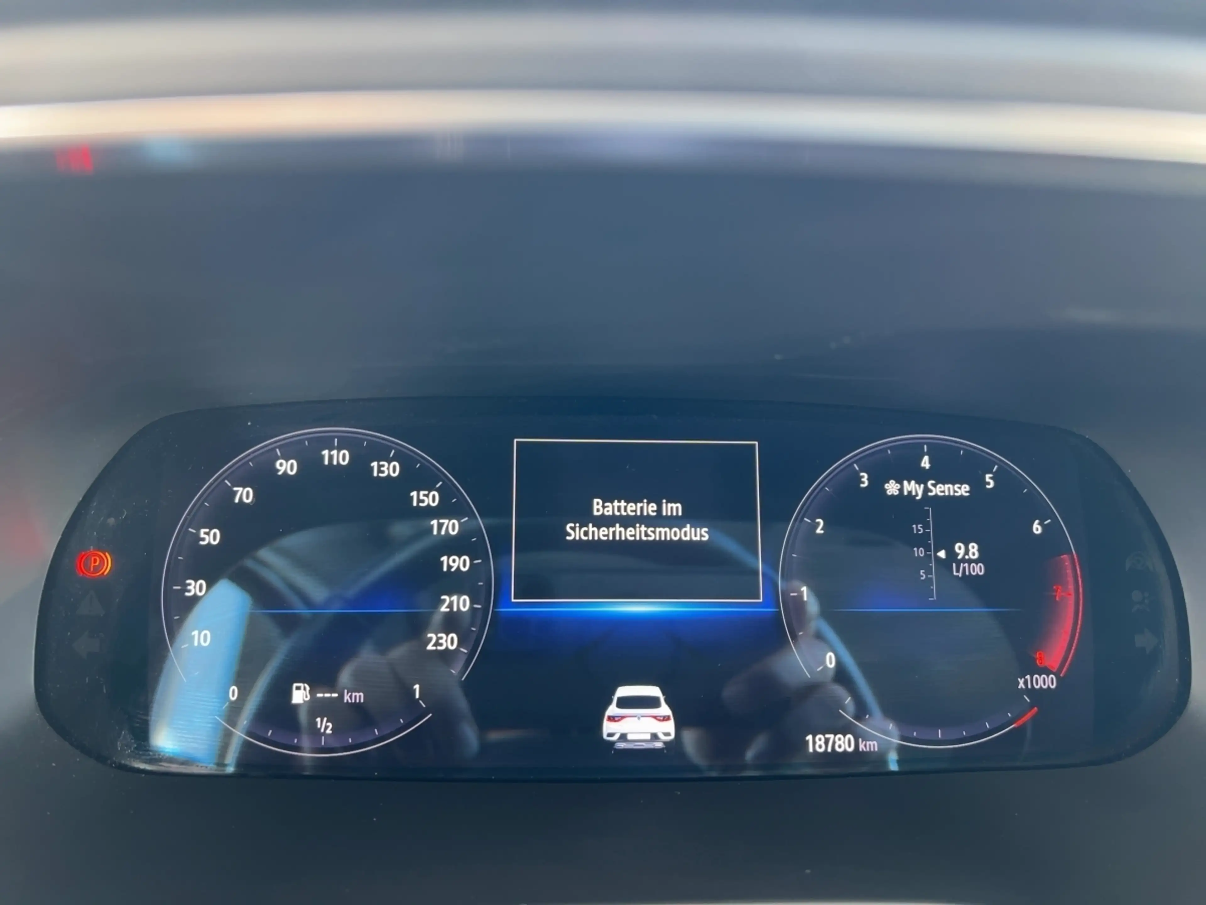Renault Arkana TECHNO TCe 140 EDC Apple CarPlay PDC KLIMA — photo 13