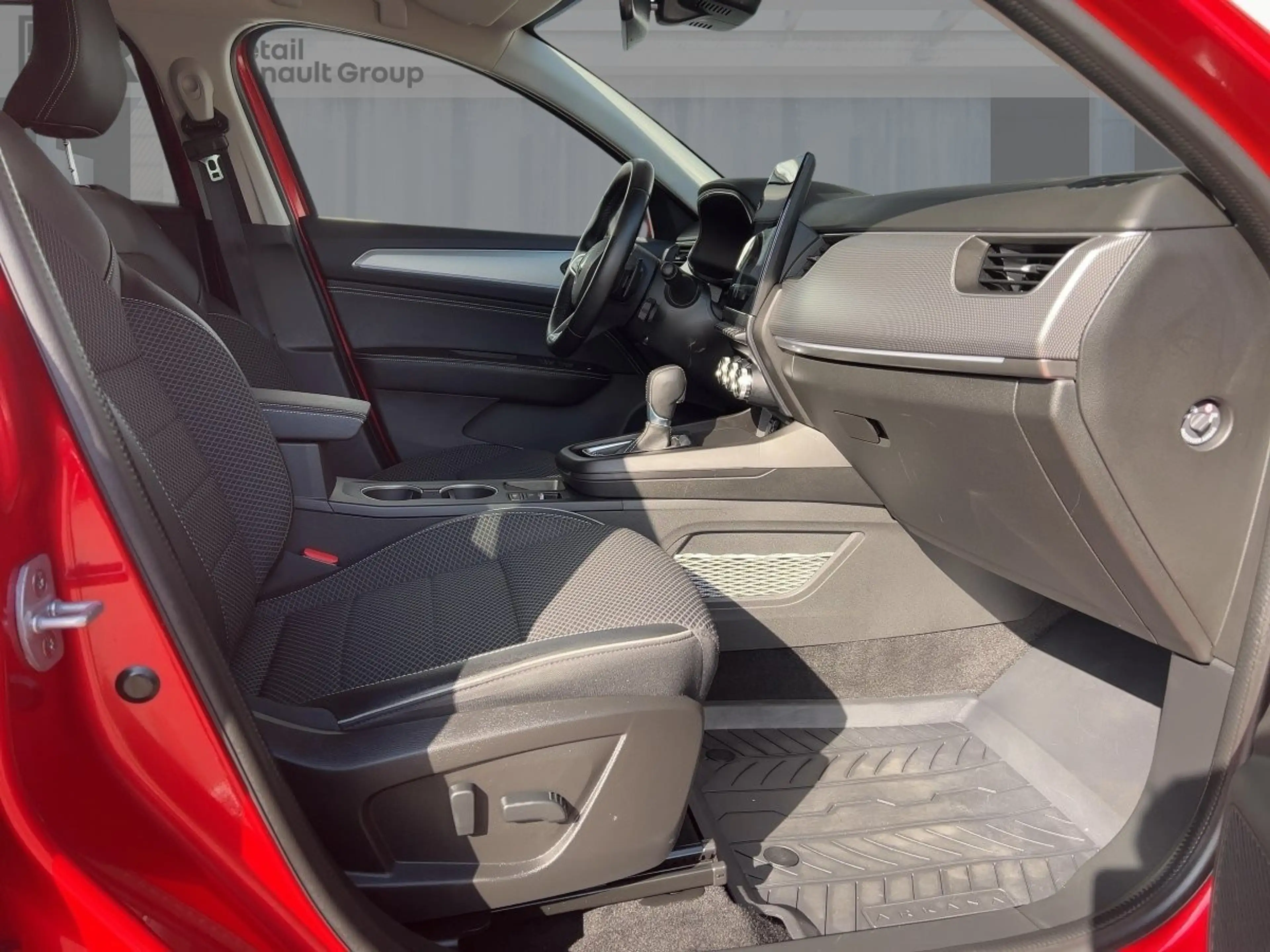 Renault Arkana TECHNO TCe 140 EDC Apple CarPlay PDC KLIMA — photo 8