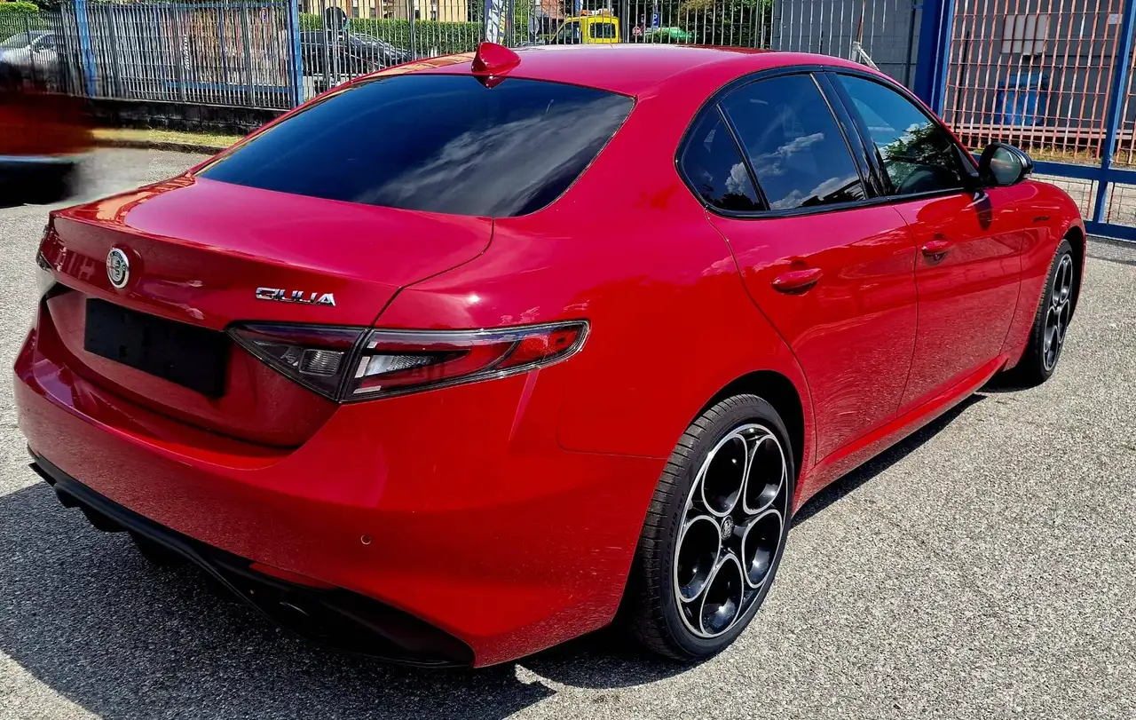 Alfa Romeo Giulia 2023 — фото 8