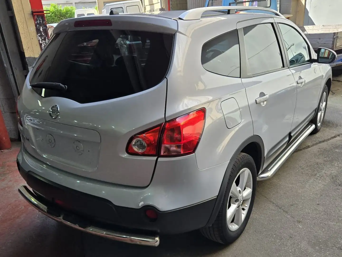 Nissan Qashqai+2 2.0i 2WD Tekna Argent - 1