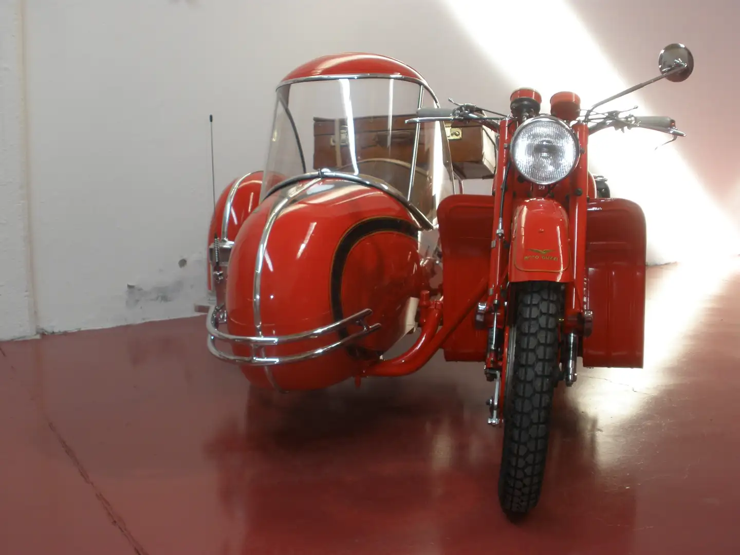 Moto Guzzi Astore Sydecar Longhi Czerwony - 2
