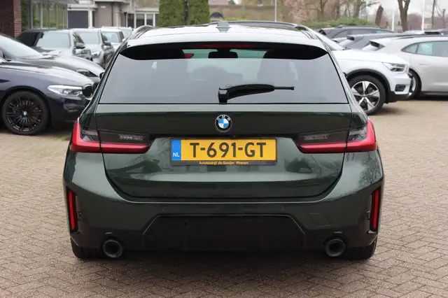 BMW 3 Series view 16