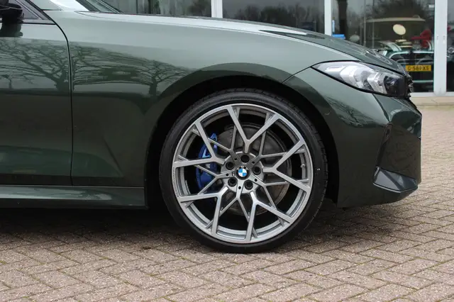 BMW 3 Series view 15