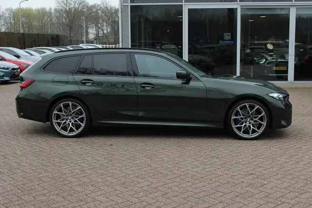 BMW 3 Series view 6