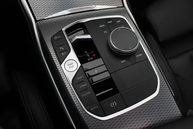 BMW 3 Series view 30