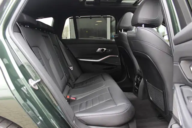 BMW 3 Series view 13