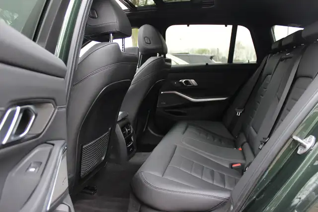 BMW 3 Series view 12