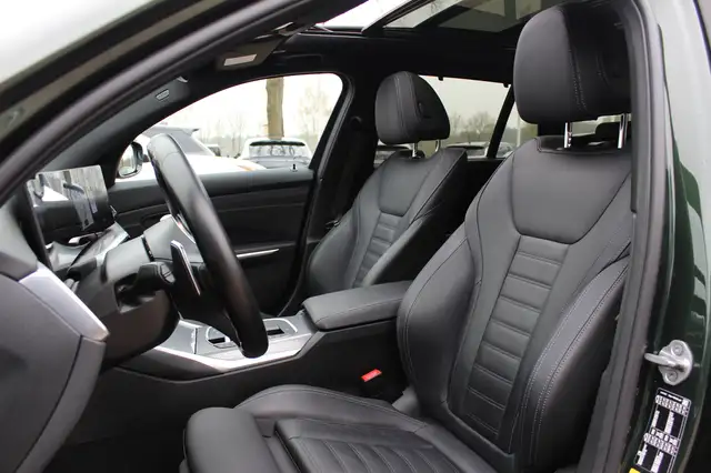 BMW 3 Series view 5