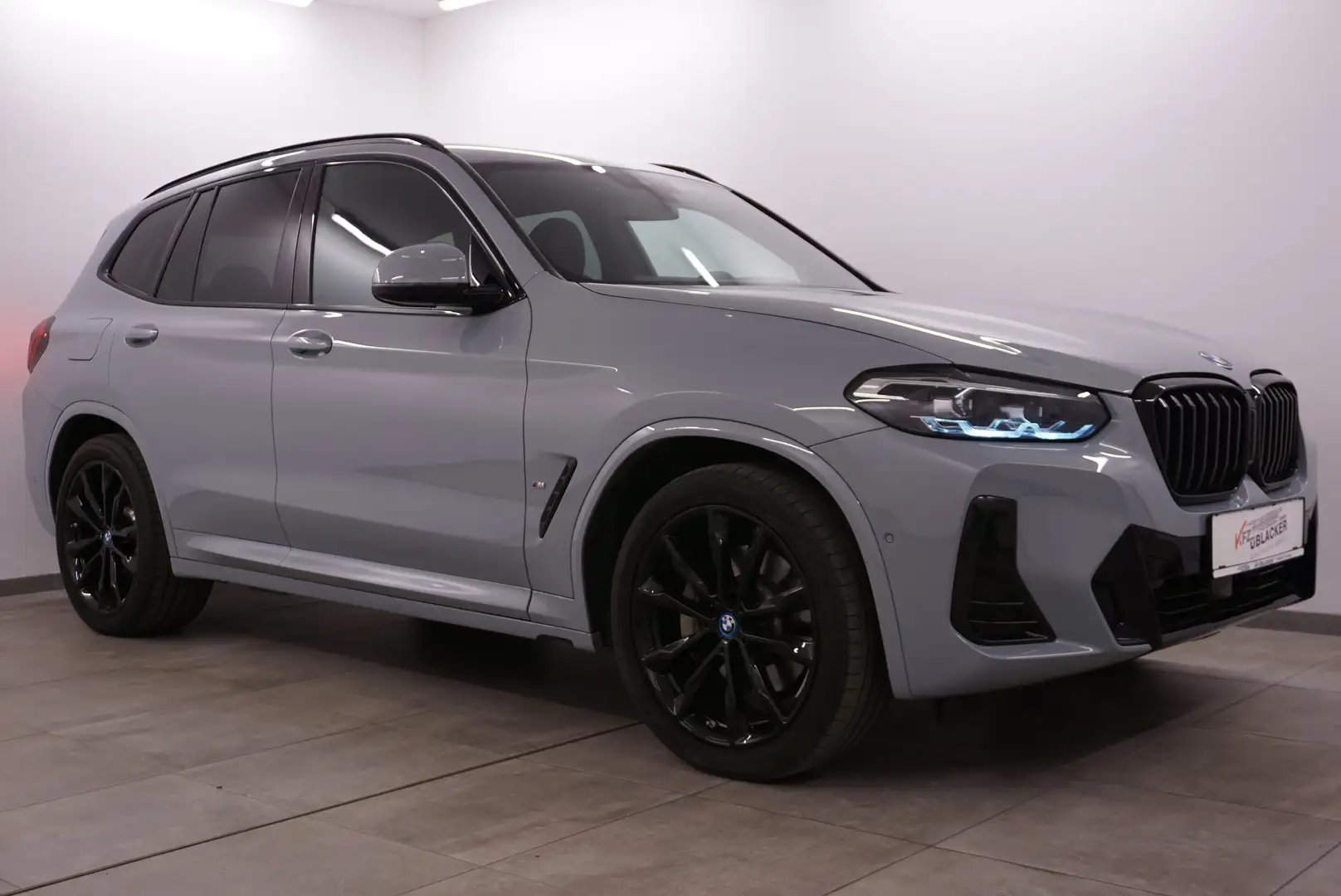 BMW X3 xDrive 30 e M Sport // Abstandstemp. // Head-up // Grau - 1