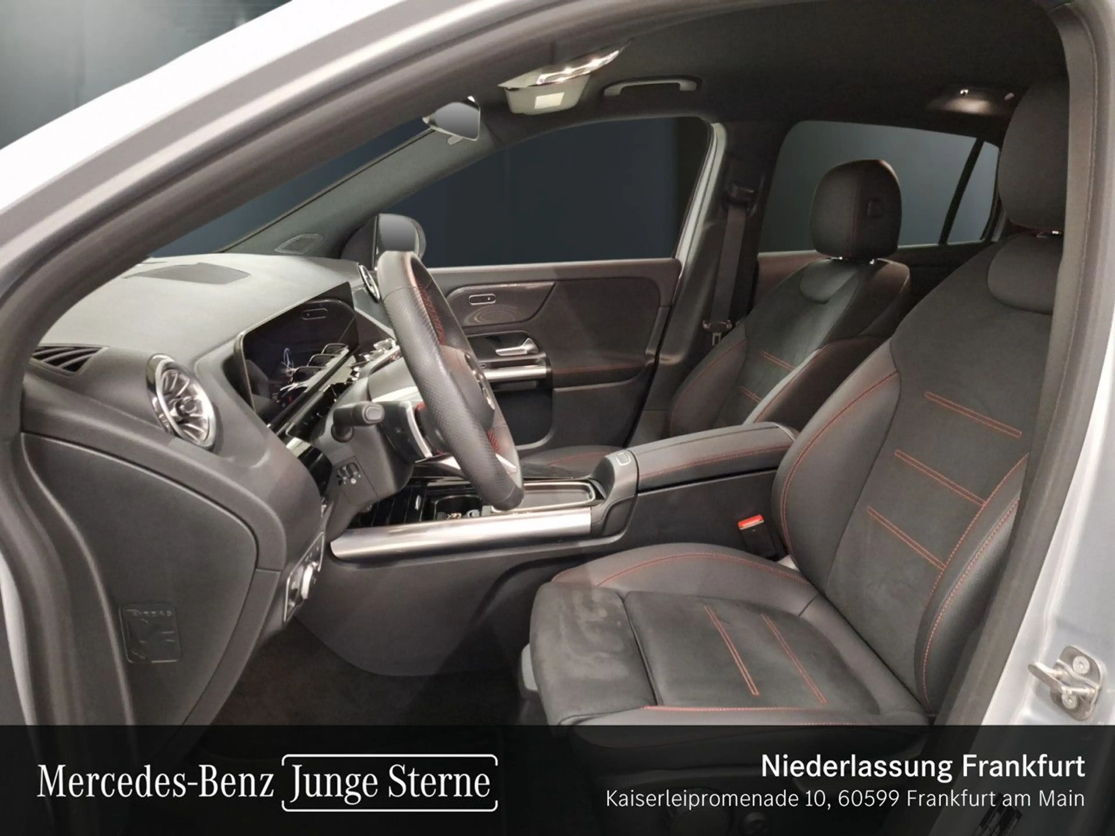 Mercedes-Benz GLA 200 AMG+LED+KAMERA+KEYLESS+7G — photo 11