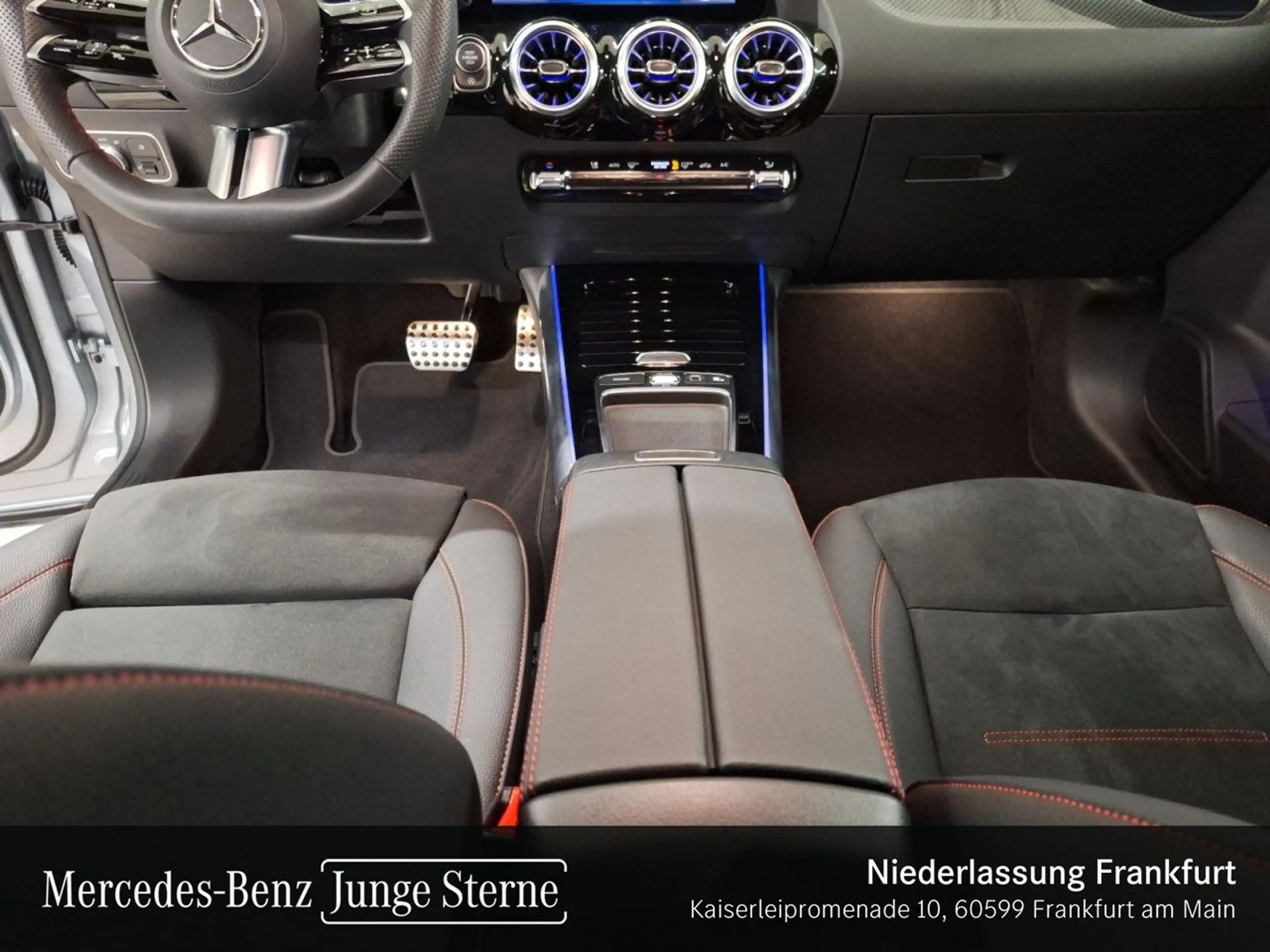 Mercedes-Benz GLA 200 AMG+LED+KAMERA+KEYLESS+7G — photo 15