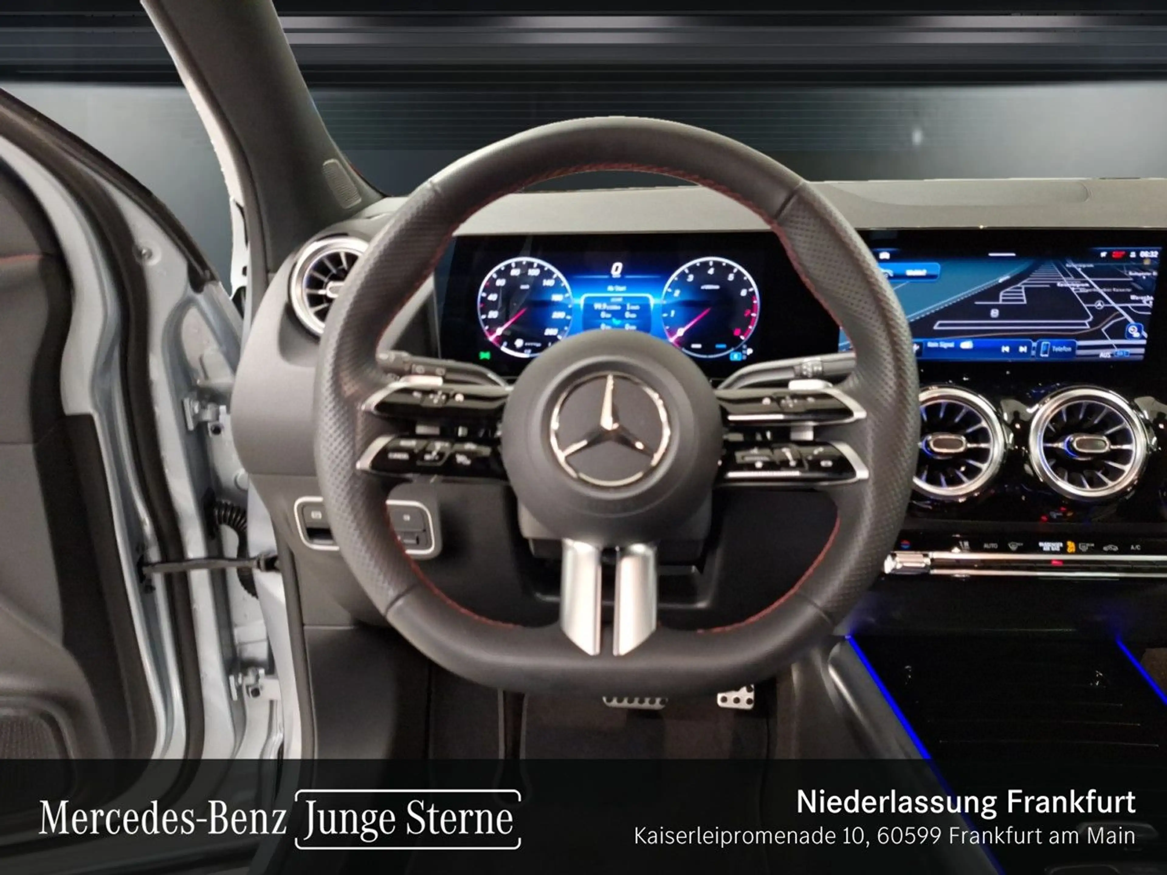 Mercedes-Benz GLA 200 AMG+LED+KAMERA+KEYLESS+7G — photo 14