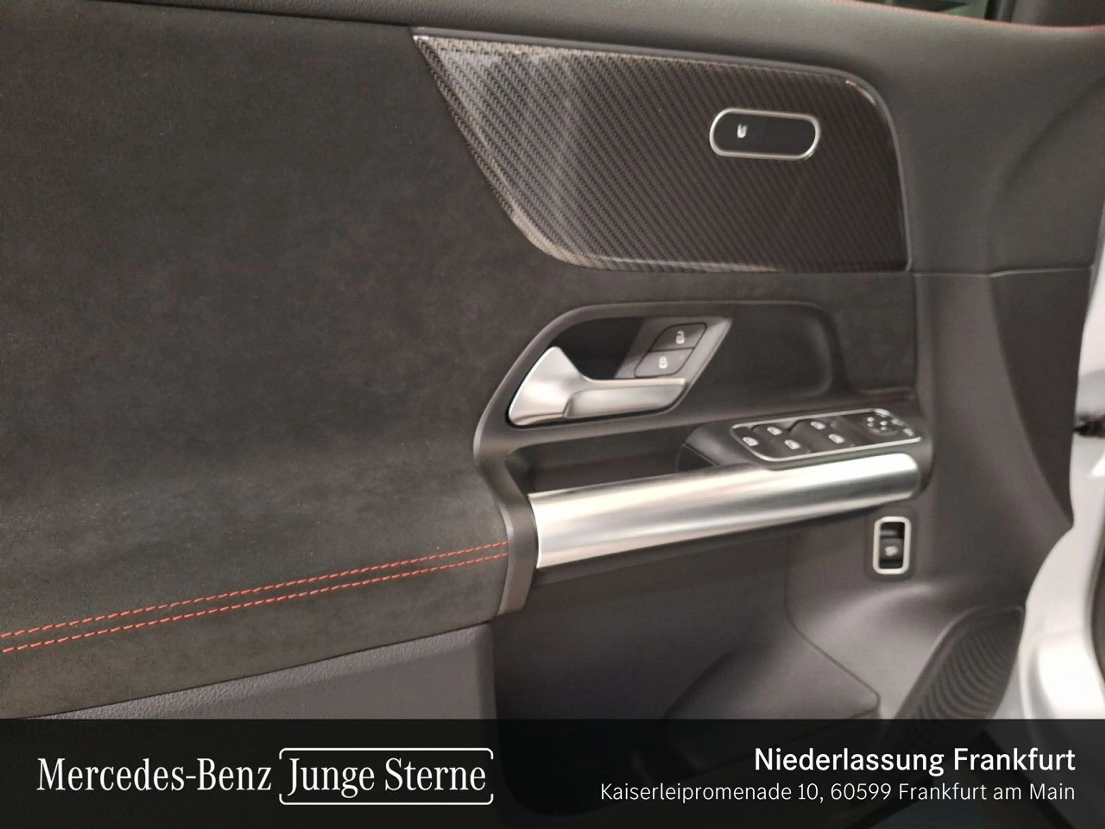 Mercedes-Benz GLA 200 AMG+LED+KAMERA+KEYLESS+7G — photo 12