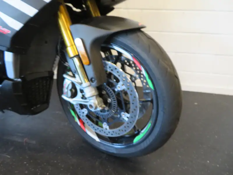 Aprilia Tuono - foto 7