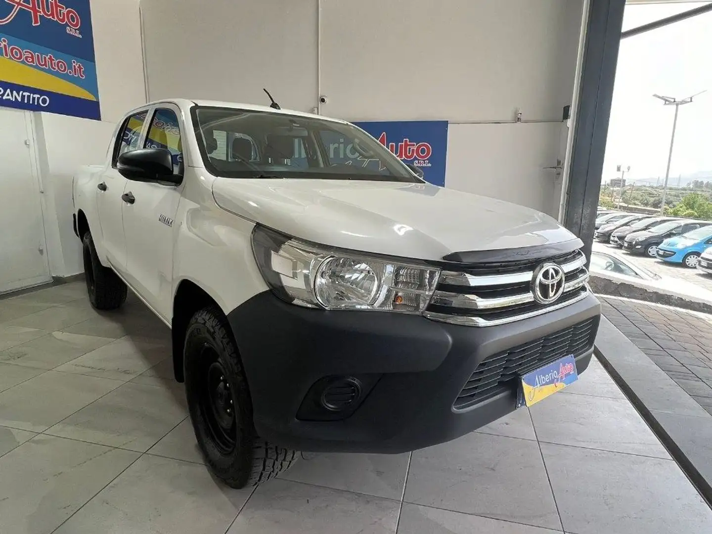 Toyota Hilux 2.4 D-4D 4WD 4 porte Double Cab Comfort Bianco - 2