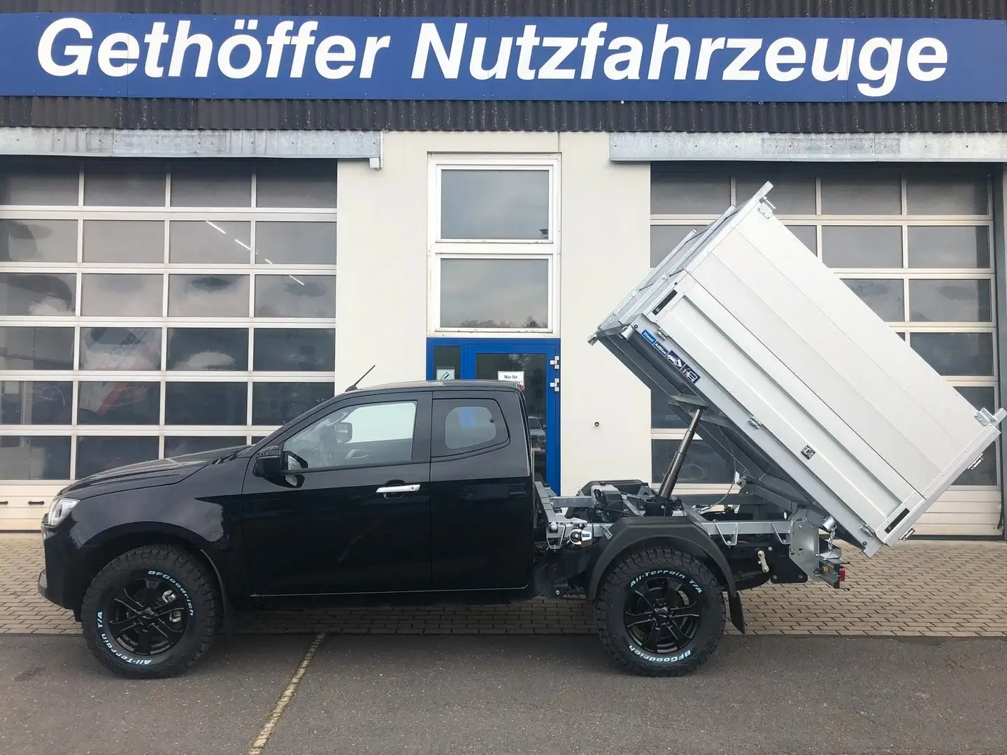 Isuzu D-Max Space Cab LS AT Kipper mit Hecktüren Schwarz - 2