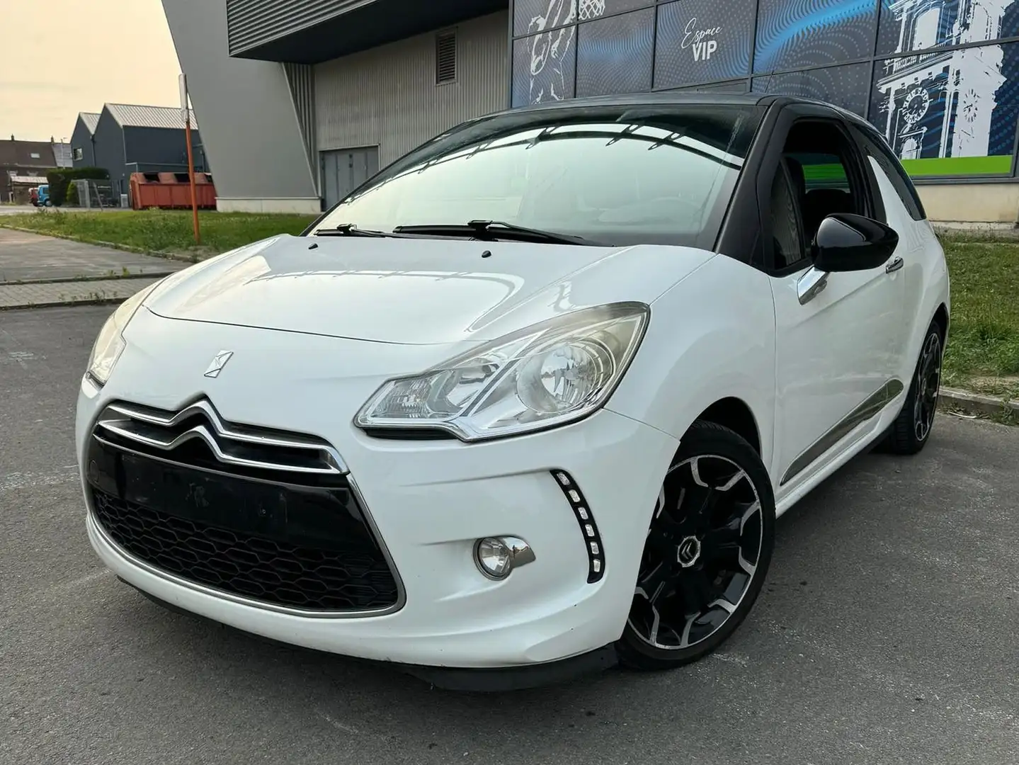 Citroen DS3 DS3 1.6 HDi Sport Chic Wit - 1