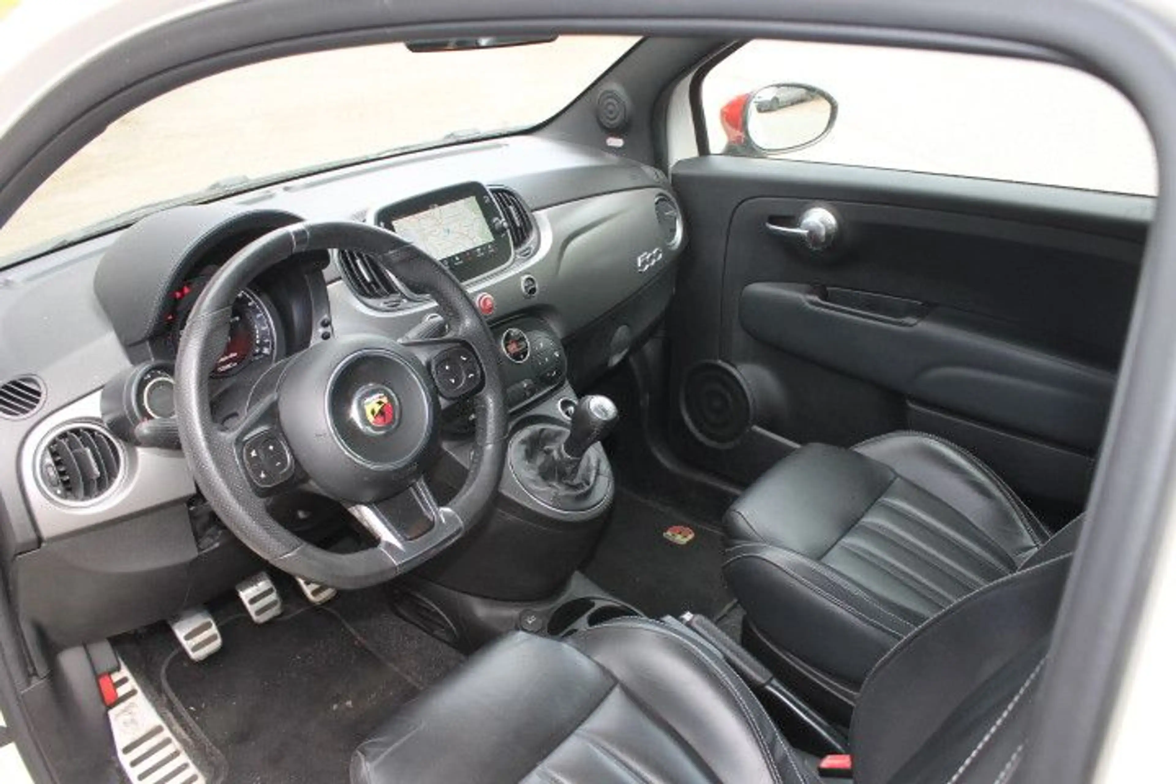 Abarth 500 595 Pista — photo 14