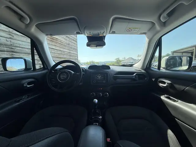 Jeep Renegade view 14