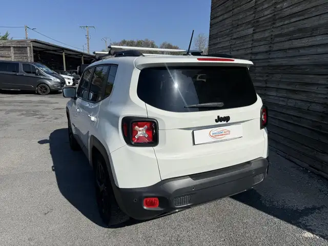 Jeep Renegade view 3