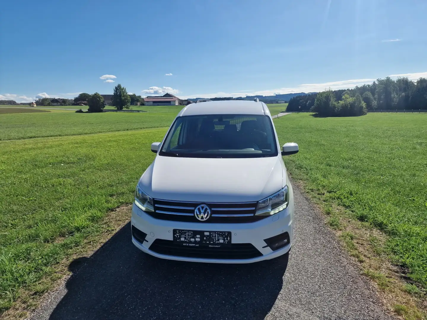 Volkswagen Caddy Maxi Comfortline BMT Weiß - 1