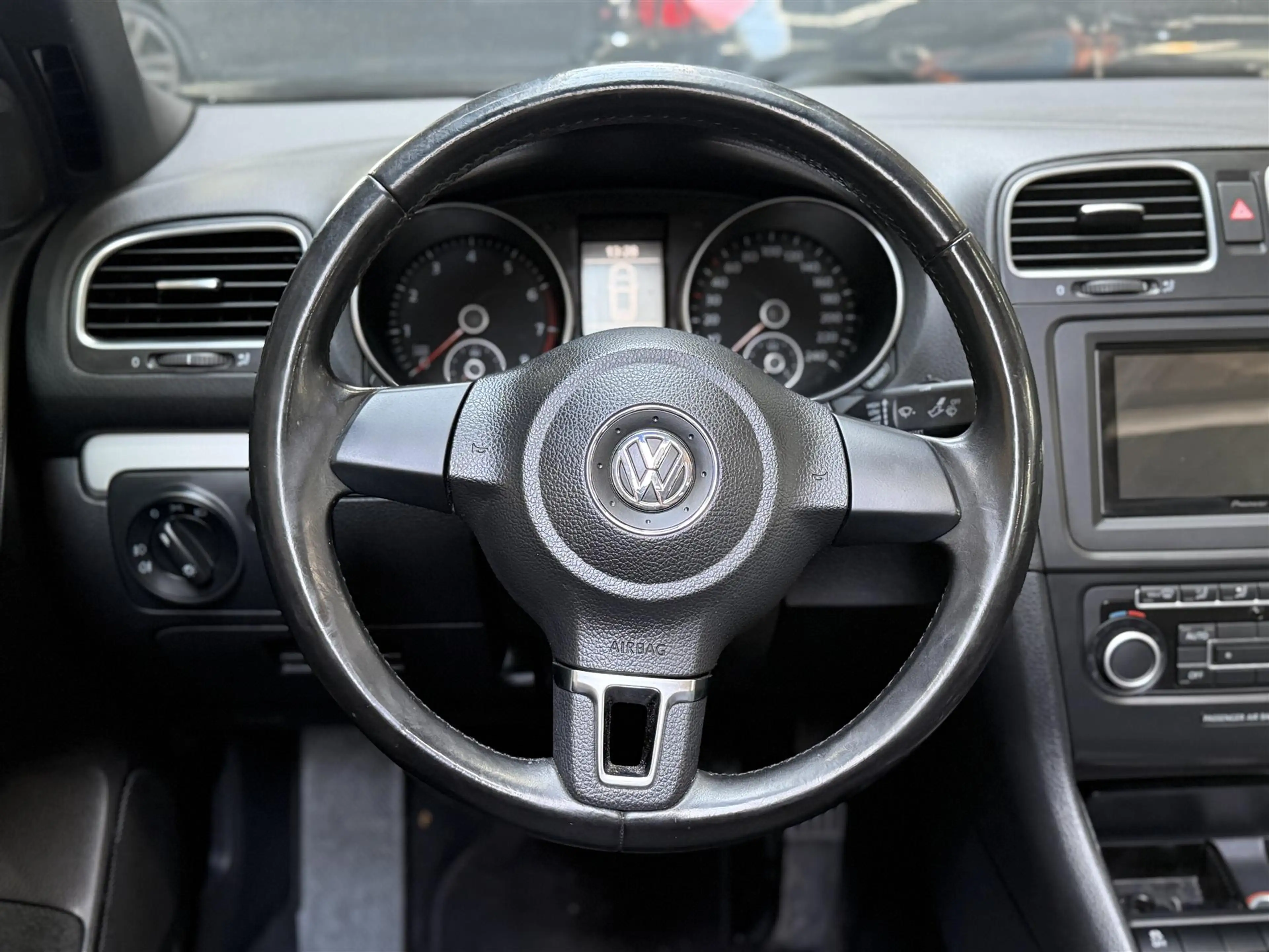 Volkswagen Golf Cabriolet 1.2 Cabrio! Cruise! Clima! — photo 14