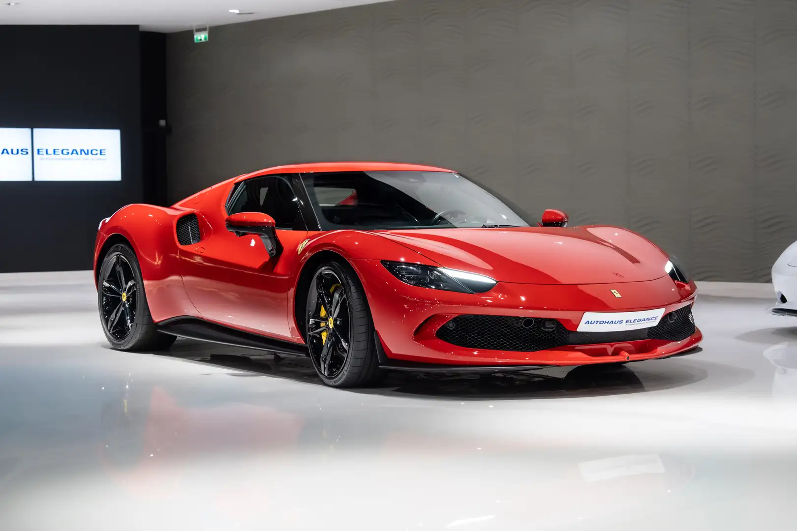 Ferrari 296 GTB *CARBON-KERAMIK*CARB.RACE-SITZE*LIFT.SYST Red - 2