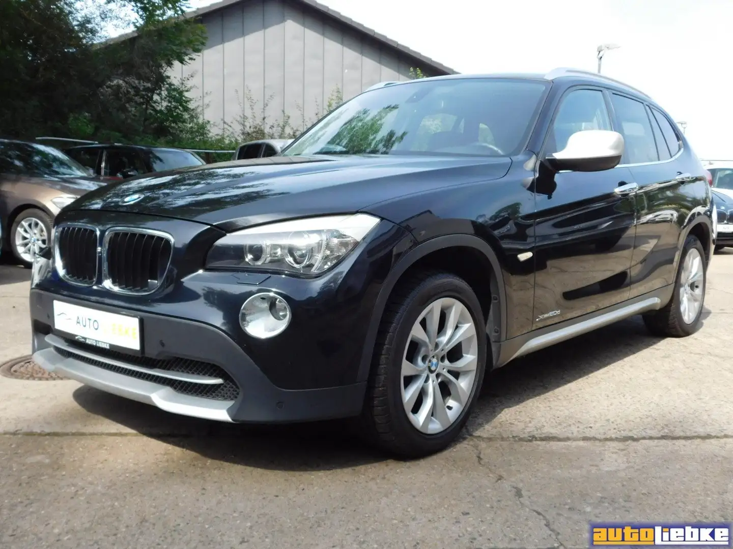 BMW X1 xDrive20d LEDER,NAVI PROF,XENON,SHZ,PDC,PANO,NR,SH Schwarz - 1