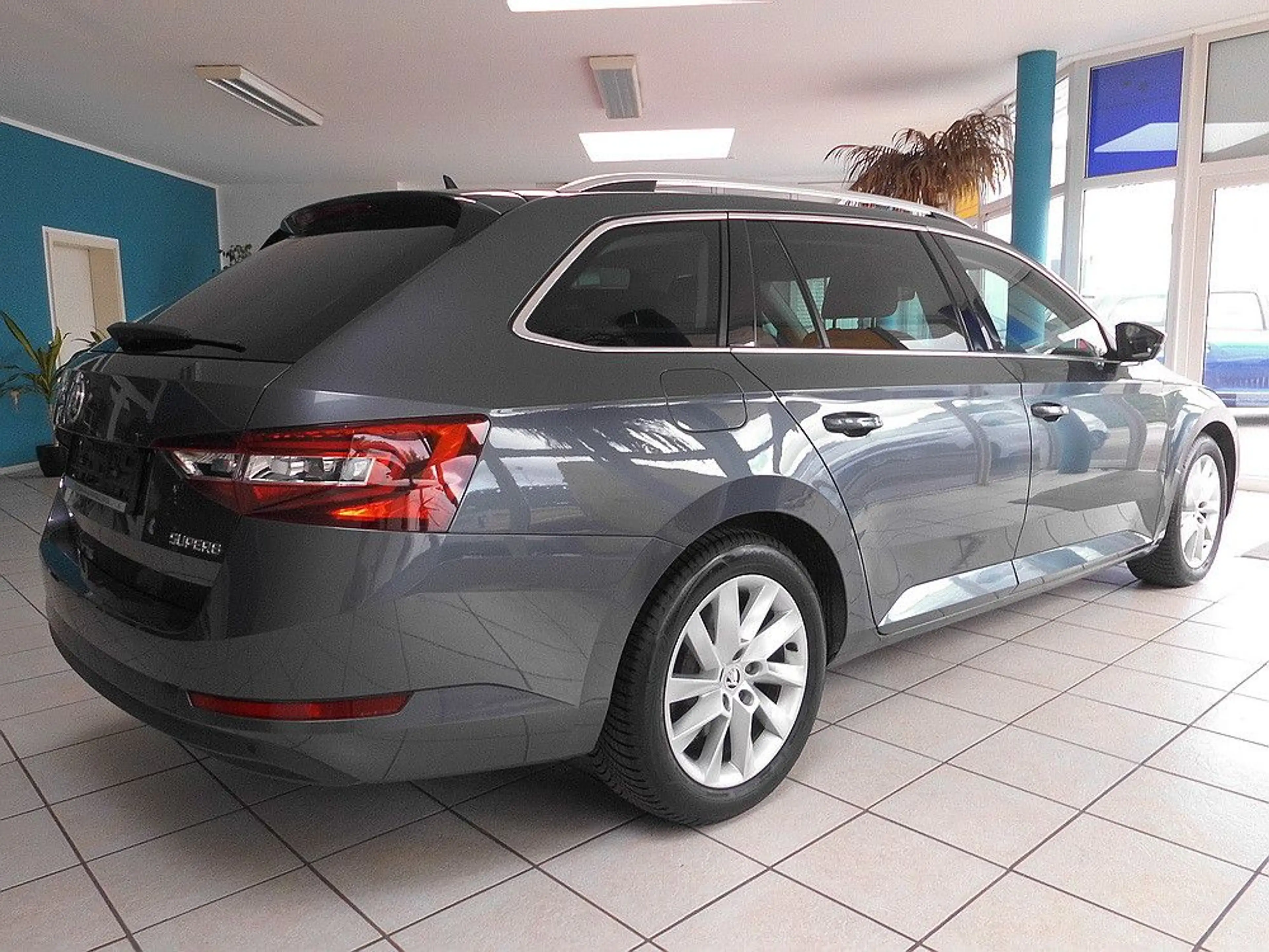 Skoda Superb Combi Style AHK/Panorama 1.Hand — photo 3