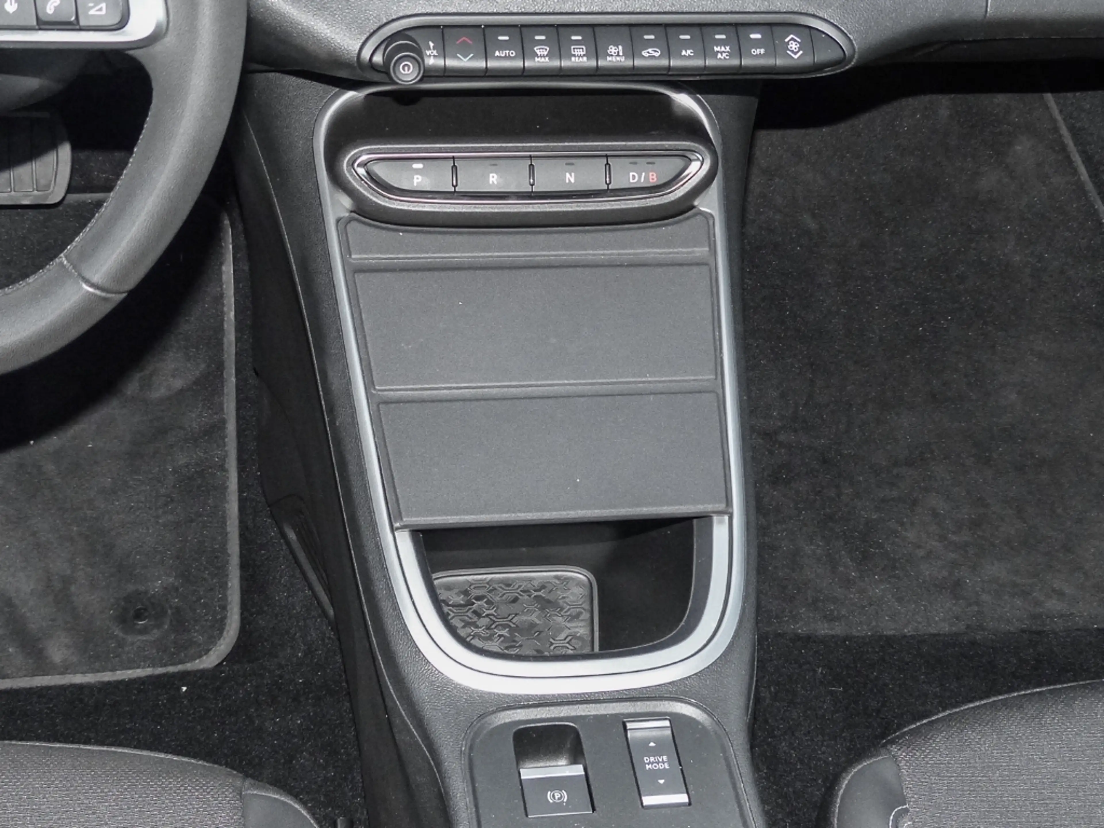 Jeep Avenger Altitude Electric Digitales Cockpit LED ACC Apple — photo 12