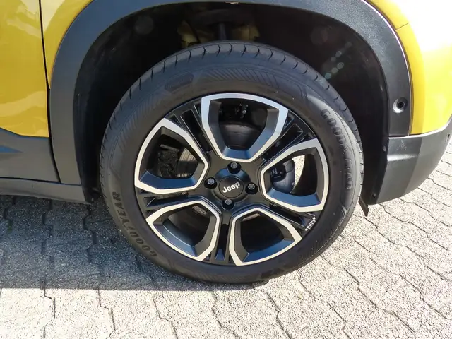 Jeep Avenger view 5