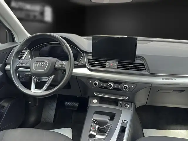 Audi Q5 view 14