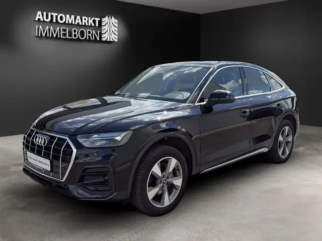 Audi Q5 view 4