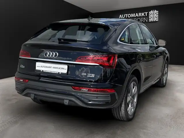 Audi Q5 view 11