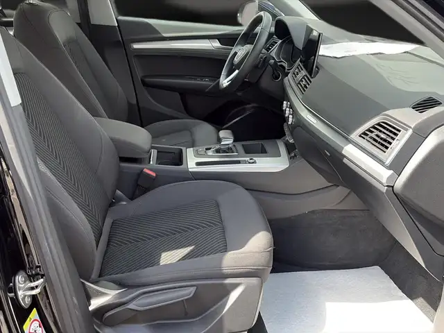 Audi Q5 view 13