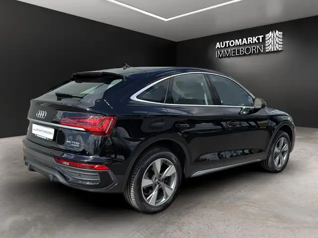 Audi Q5 view 6