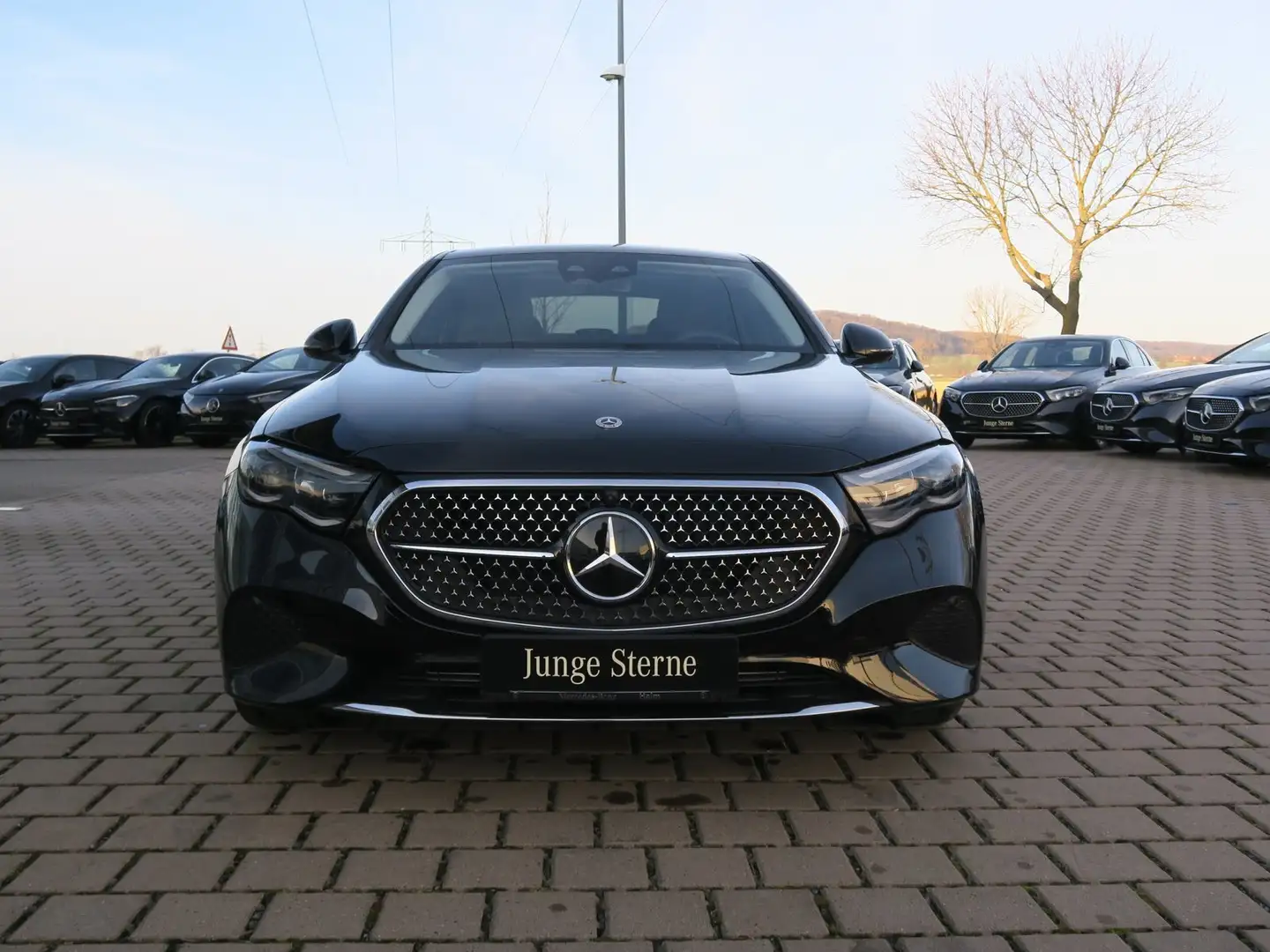 Mercedes-Benz E 300 de 4M Editon Avantgarde Pano Sitzklima AHK Schwarz - 2